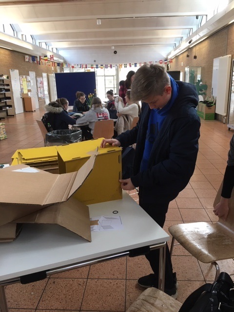 2019 03 16 Debattierpulte 3