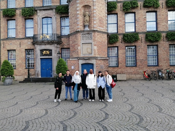2023 06 09 JD SLG Das Team des ASGSG mit Frau Graw